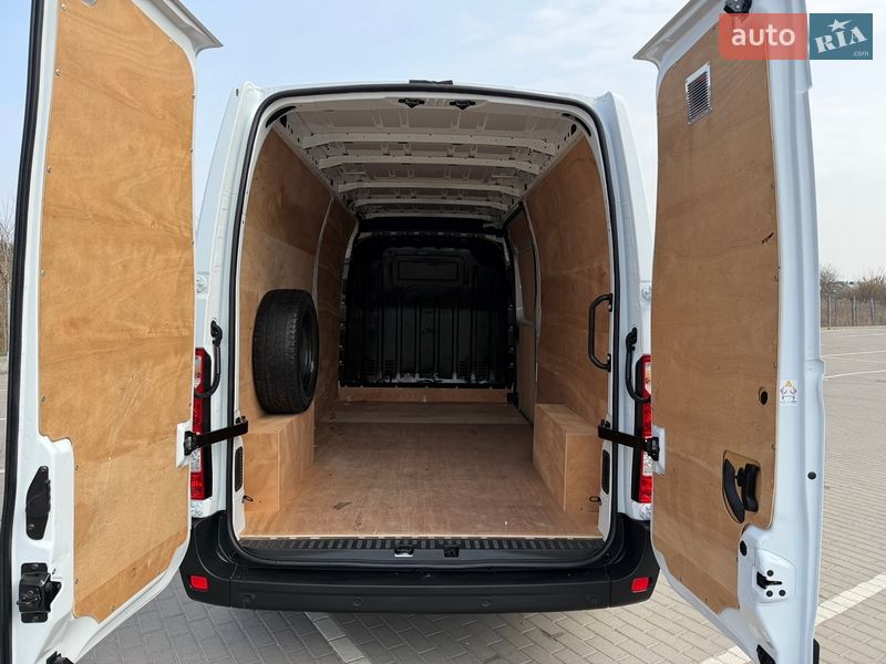 Вантажний фургон Renault Master 2023 в Дубні