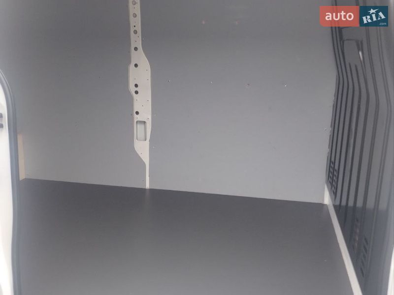 Грузовой фургон Renault Master 2017 в Дубно