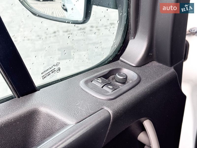 Грузовой фургон Renault Master 2015 в Ровно