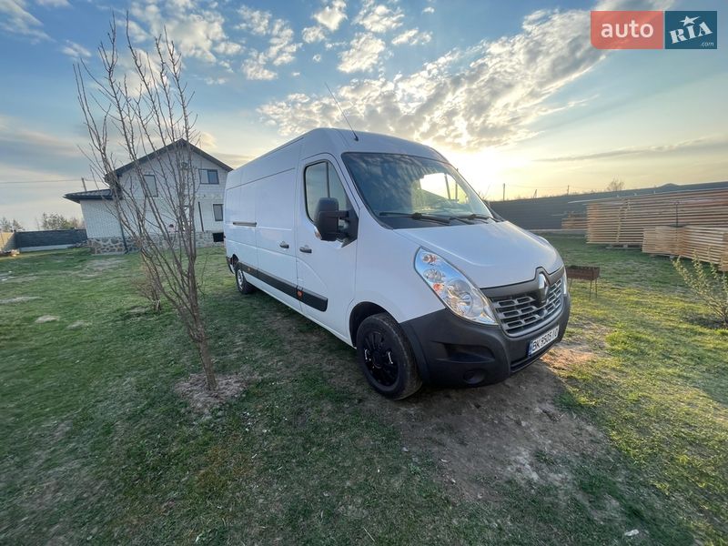 Грузовой фургон Renault Master 2015 в Рокитном