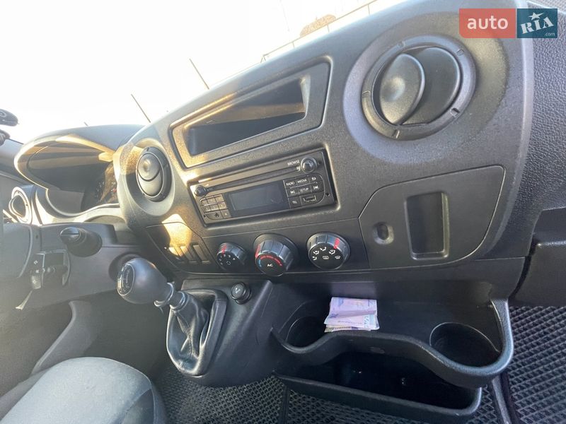 Грузовой фургон Renault Master 2015 в Рокитном