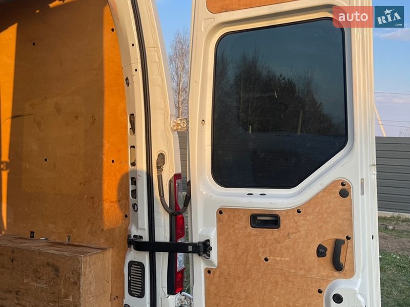 Грузовой фургон Renault Master 2015 в Рокитном