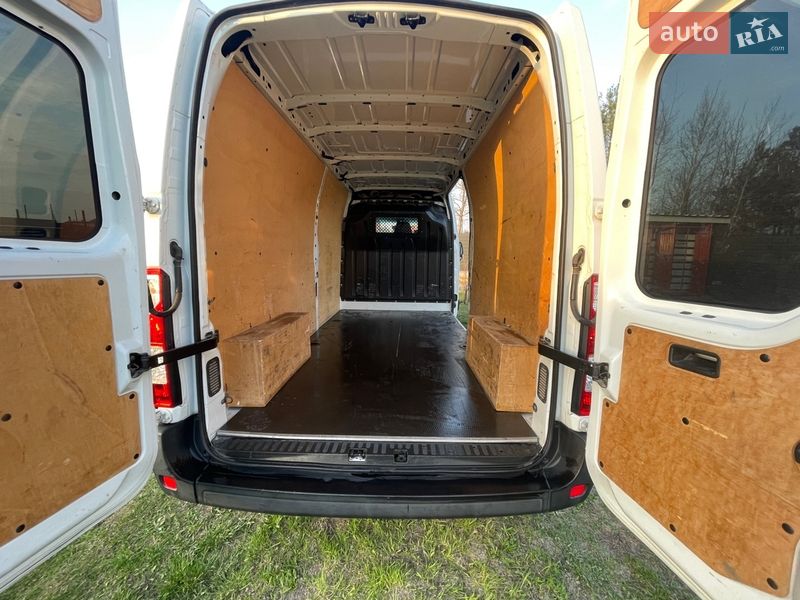 Грузовой фургон Renault Master 2015 в Рокитном