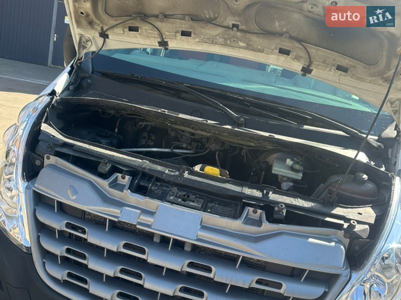 Автовоз Renault Master 2011 в Черкассах