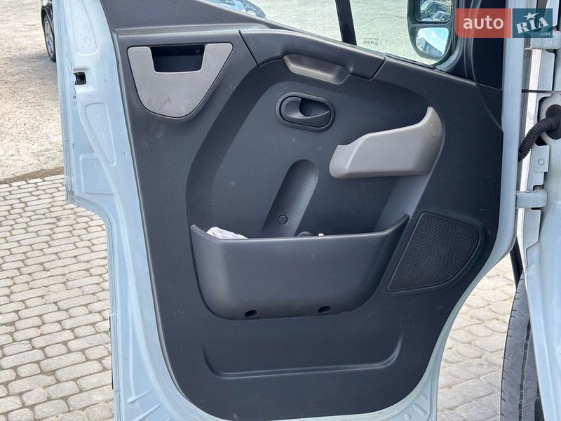 Грузовой фургон Renault Master 2017 в Львове