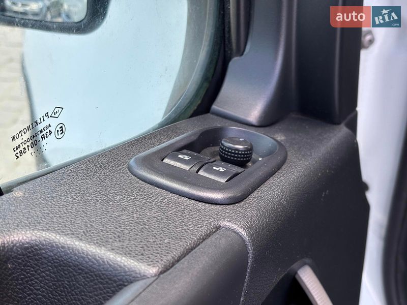 Грузовой фургон Renault Master 2017 в Львове