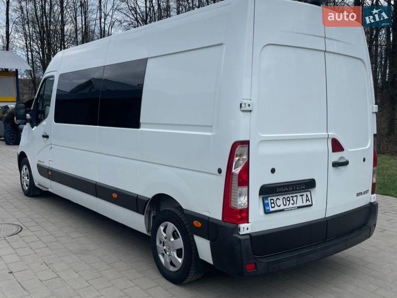 Вантажопасажирський фургон Renault Master 2015 в Долині