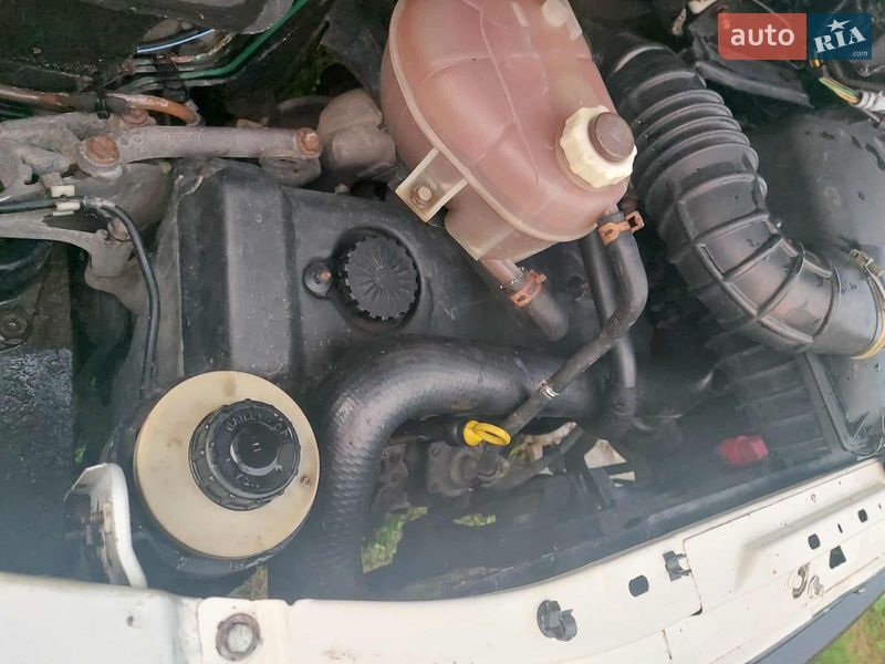 Грузовой фургон Renault Master 2001 в Львове