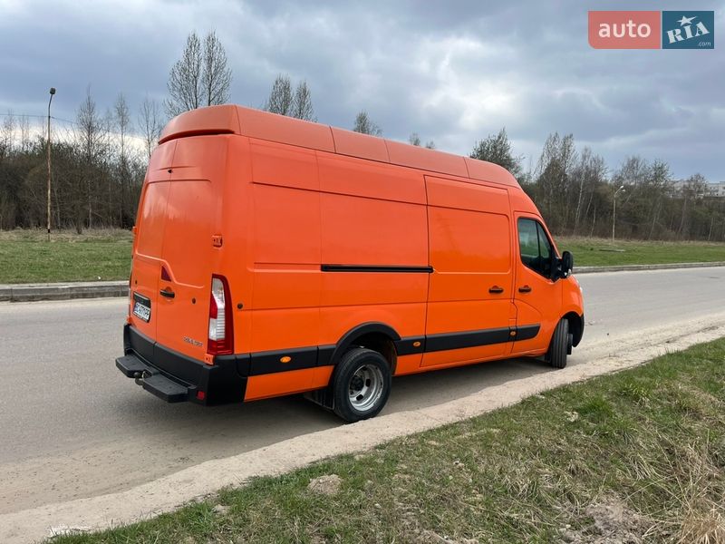 Вантажний фургон Renault Master 2018 в Львові