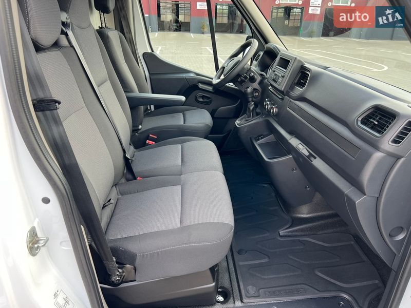 Грузовой фургон Renault Master 2022 в Дубно