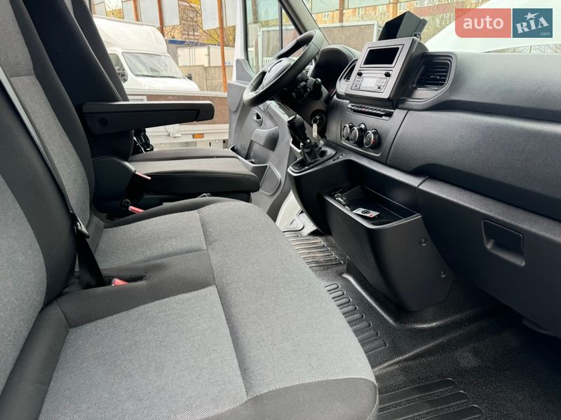 Другие грузовики Renault Master 2023 в Ровно