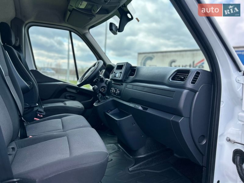 Грузовой фургон Renault Master 2024 в Стрые