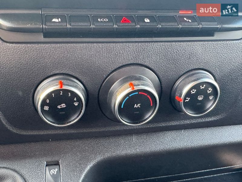 Вантажний фургон Renault Master 2023 в Святопетрівське