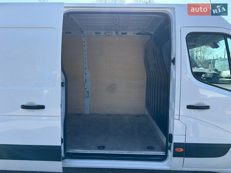Вантажний фургон Renault Master 2021 в Рівному
