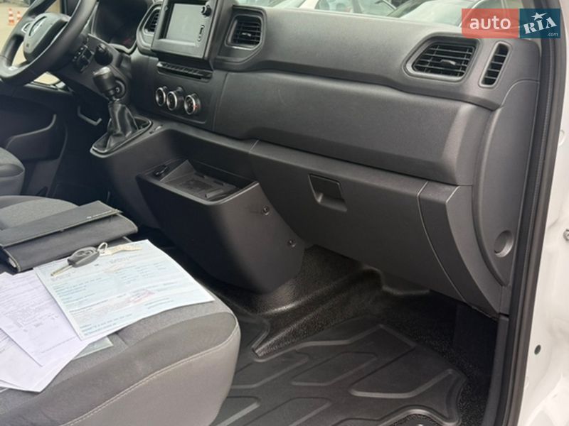 Вантажний фургон Renault Master 2021 в Луцьку