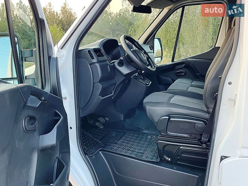 Вантажний фургон Renault Master 2021 в Дніпрі
