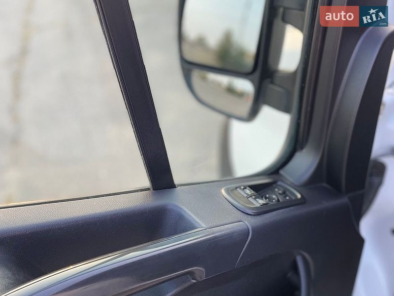 Вантажний фургон Renault Master 2021 в Дніпрі