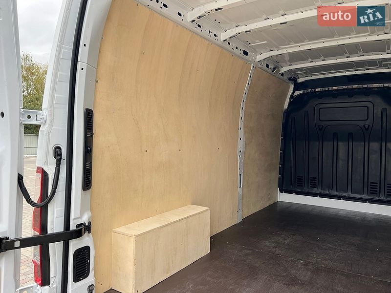 Грузовой фургон Renault Master 2021 в Луцке