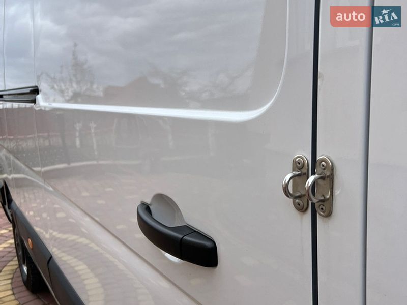 Вантажний фургон Renault Master 2023 в Тернополі