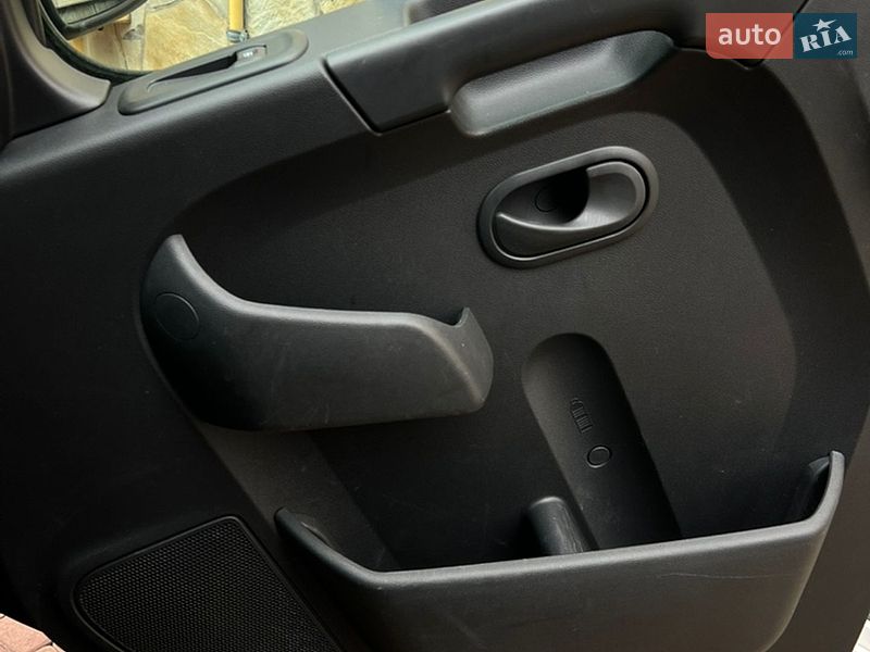 Вантажний фургон Renault Master 2019 в Тернополі