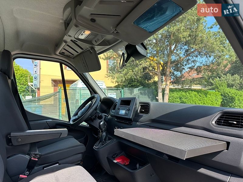 Автовоз Renault Master 2020 в Ужгороде