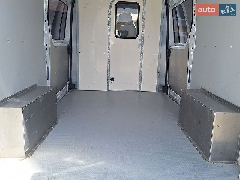 Грузовой фургон Renault Master 2018 в Львове