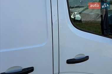 Грузовой фургон Renault Master 2016 в Львове