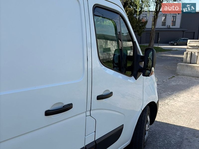 Грузовой фургон Renault Master 2016 в Львове