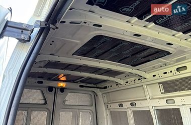 Грузовой фургон Renault Master 2016 в Львове