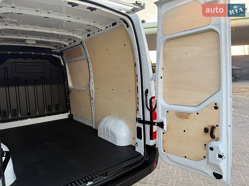 Грузовой фургон Renault Master 2018 в Дубно