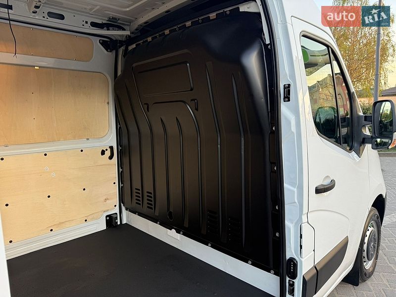 Грузовой фургон Renault Master 2018 в Дубно