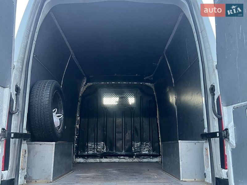 Вантажний фургон Renault Master 2015 в Житомирі