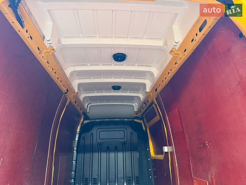 Грузовой фургон Renault Master 2018 в Дубно