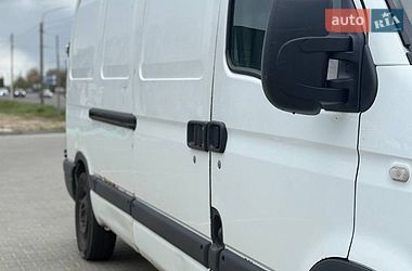 Вантажний фургон Renault Master 2006 в Луцьку