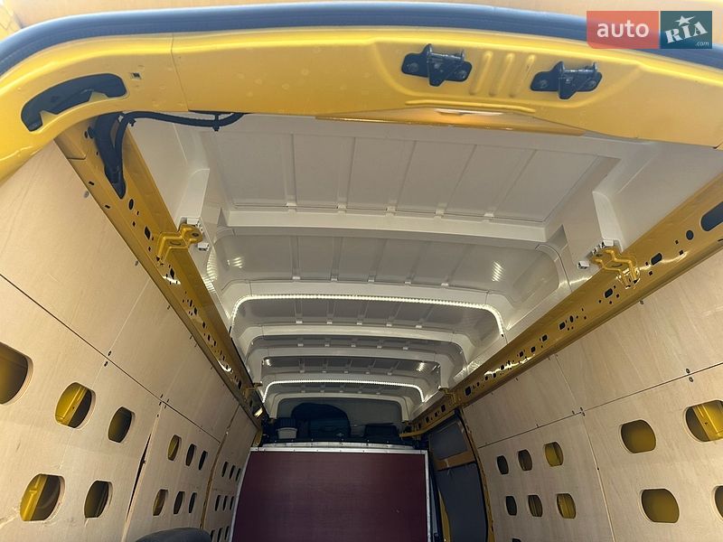 Грузовой фургон Renault Master 2020 в Львове