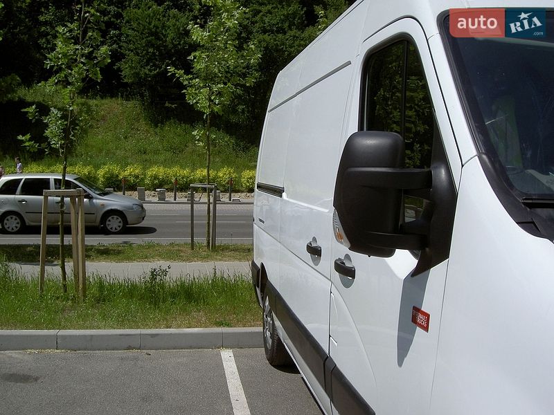 Вантажний фургон Renault Master 2017 в Львові