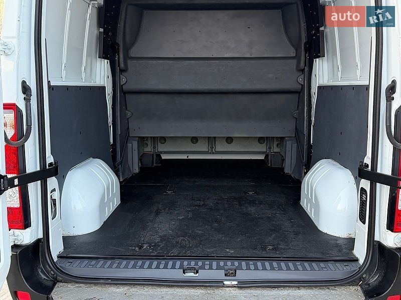 Грузопассажирский фургон Renault Master 2016 в Дубно
