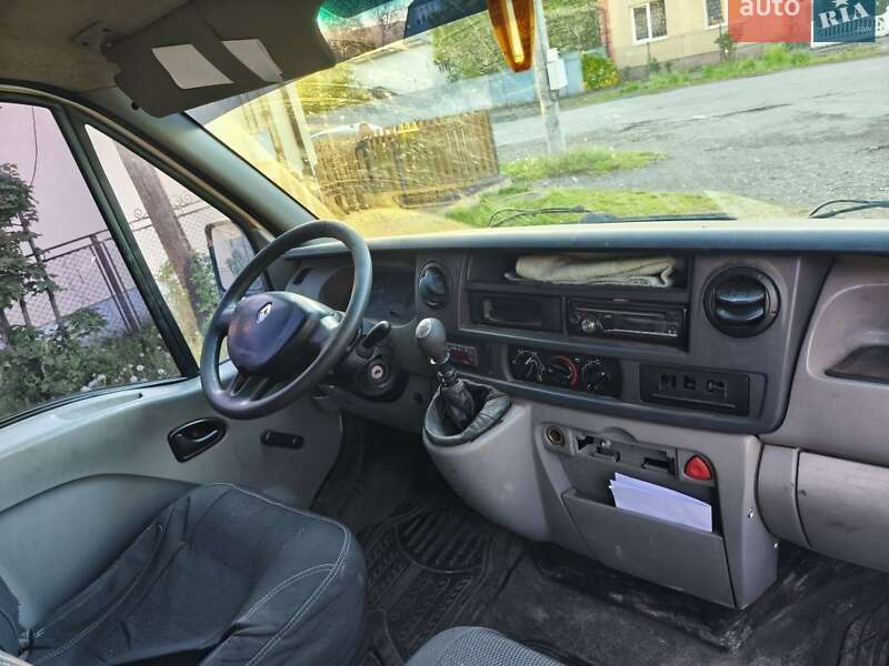 Мінівен Renault Master 2004 в Сваляві