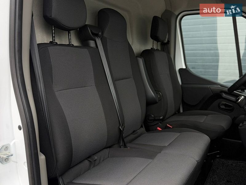 Вантажний фургон Renault Master 2020 в Дубні