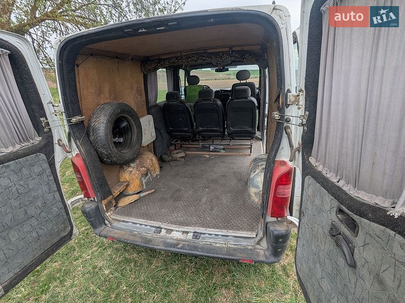 Грузопассажирский фургон Renault Master 2001 в Локачах