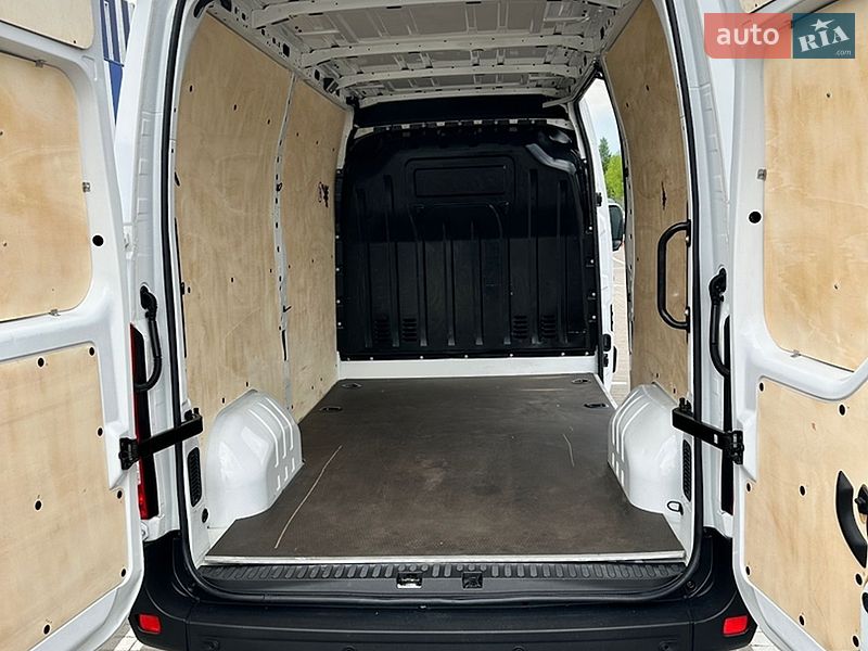 Грузовой фургон Renault Master 2021 в Дубно