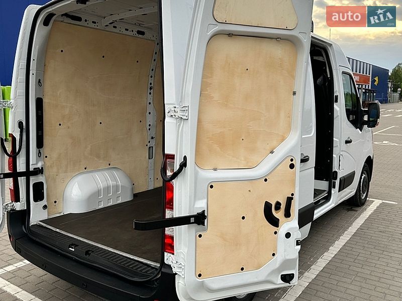 Грузовой фургон Renault Master 2021 в Дубно