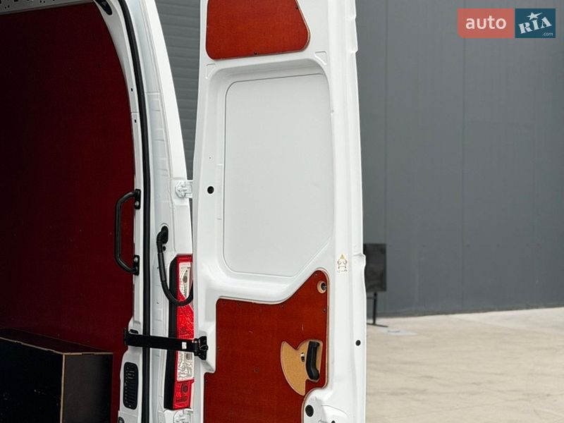 Грузовой фургон Renault Master 2022 в Дубно