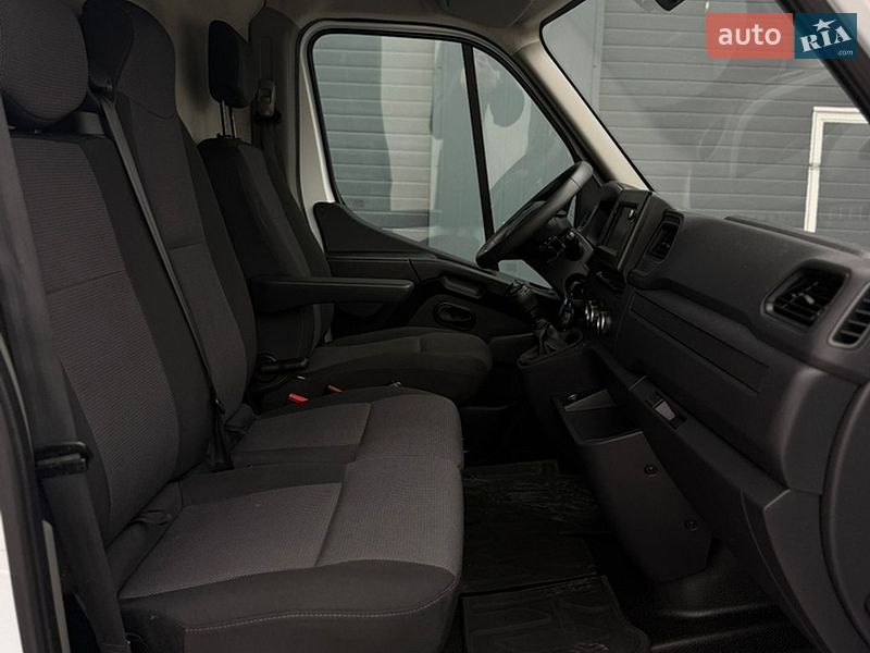 Грузовой фургон Renault Master 2022 в Дубно