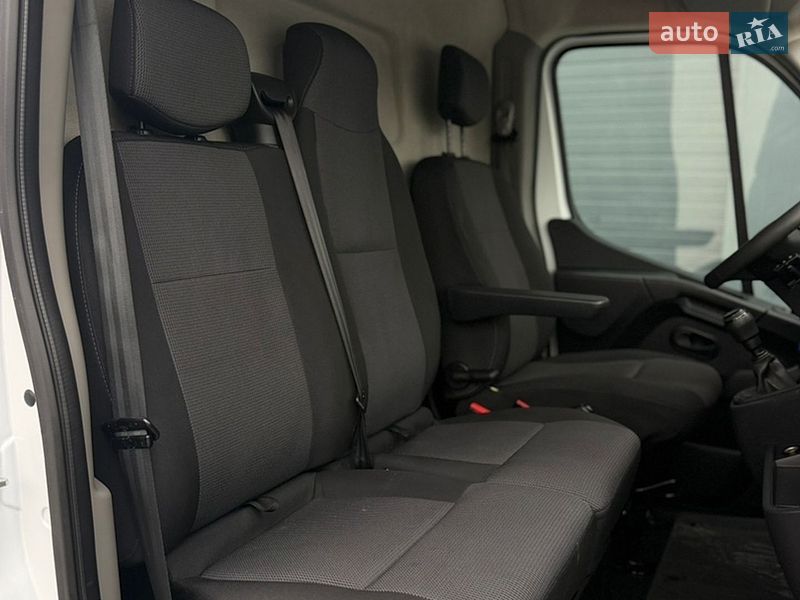 Грузовой фургон Renault Master 2022 в Дубно