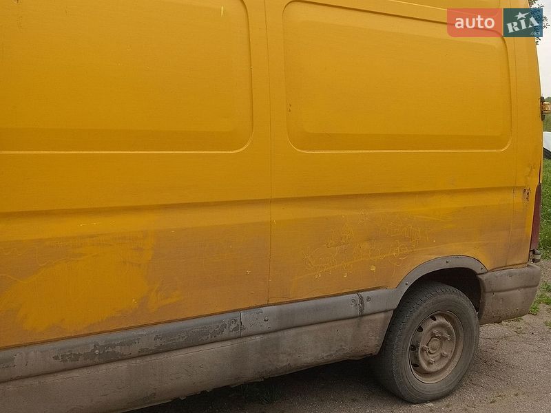 Грузовой фургон Renault Master 1999 в Арбузинке