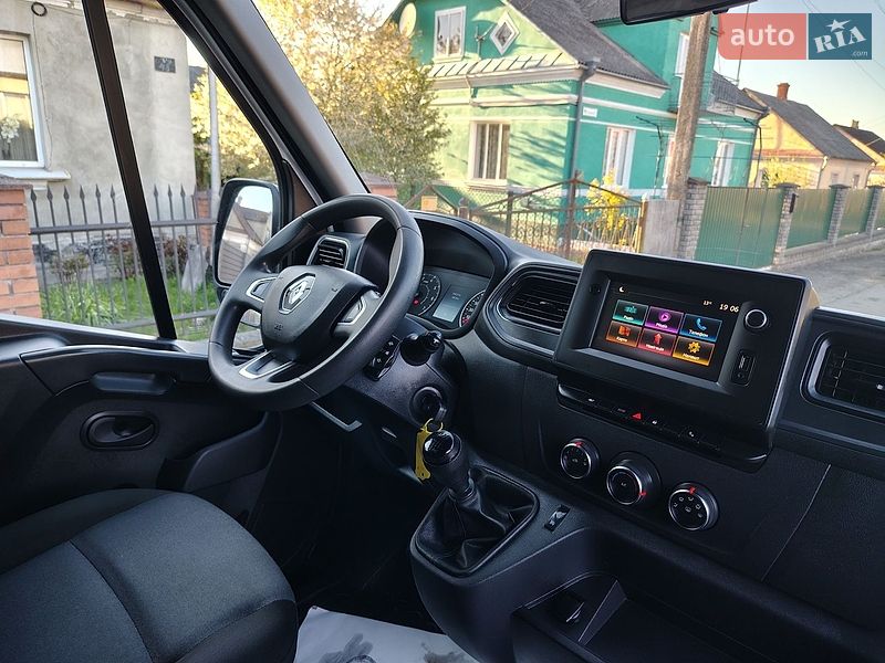 Вантажний фургон Renault Master 2022 в Дубні