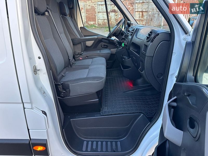 Грузовой фургон Renault Master 2017 в Дубно