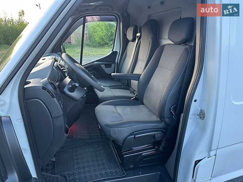 Грузовой фургон Renault Master 2017 в Дубно