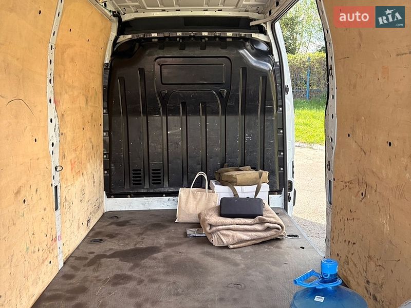 Грузовой фургон Renault Master 2018 в Львове